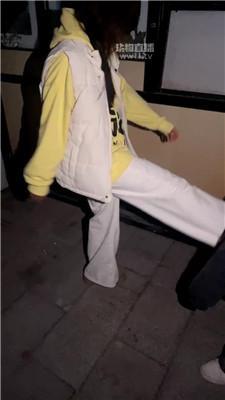 【双子】户外开发小妹踩狗爪 bf61013