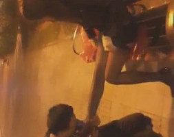 VIVI圣诞节马路边花式圣水超刺激