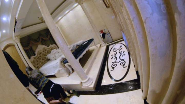 『奴隶岛』—崇拜羞辱+紫色钢跟残忍刺踩