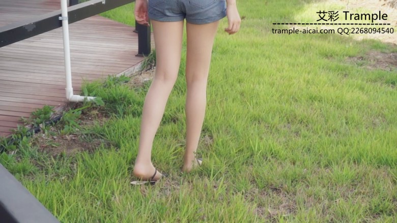 性感丝袜脏底小皮户外卫生间室内极致调教