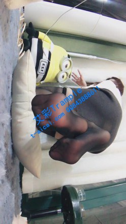 女神露脸直播舔自己脚趾，今天的脚丫特别美特别漂亮