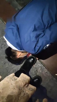 【梵高】成功三个美女路人踩踏 bf9041