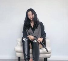 【初见】长靴S蹂躏脚下奴 bf19941