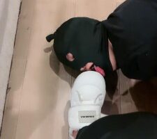 【西西】闻舔学生主训练以后的原味/全体重踩踏/耳光sp bf25024