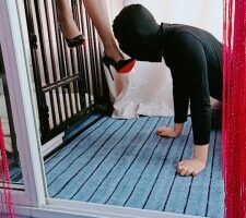 【bibi团】高跟疯狂插嘴-舔闻黑丝玉足 bf26309