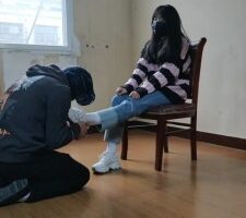 【最抗揍M】开发素人学生S-舔脏鞋白袜-运动鞋踩狗脸 bf26324