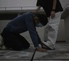 【小亿】阳台素人调-小白鞋超臭白棉袜强迫狗闻舔【完整版】bf26891