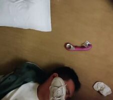 【馨雅】五花大绑小白鞋+高跟全体重踩踏 bf27457