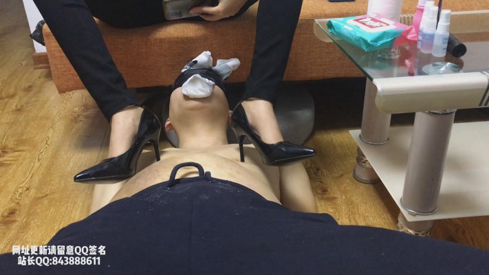 【素人S】微微棉袜+高跟踩踏小M YC-230427