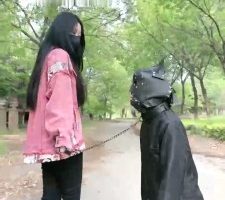 【桃幼幼】艺校女神户外遛狗-骑马爬行/小白鞋踢踹/踩踏 bf28374