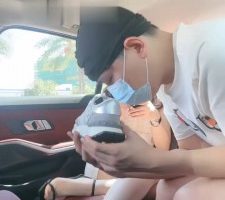 【禾未】车内玩哭同事-长腿丝袜诱惑/舔脏鞋底/脚插嘴/吃丝袜 bf30850