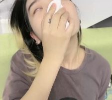 【橙宝】姐妹相互虐-奴下奴-白袜塞嘴/喂圣水/舔脏鞋/骑马/耳光 bf32356