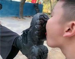 【佳琳】户外犬化-吃野草-遛狗转胯-舔泥巴脏鞋底 bf34444