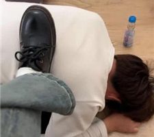 【supp】皮鞋白袜踩-鞭打深喉踩 JS23111301