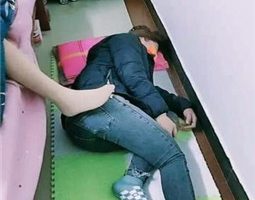 【广东迪迪】母畜-圈养伺候主人起床【双视角版】 JS231114-6