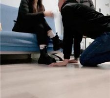 【嘉一】惩罚迟到的狗-清理短靴/耳光/口水足喂食/踢踹 bf36051