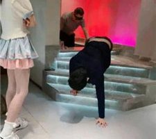 【双胞胎萌萌】JK小主调双奴-暴力踢踹踩跺/口水吐脸搓 bf36931