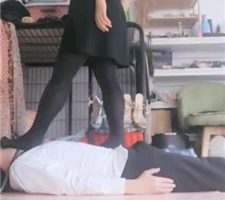 【蓝蜻蜓】黑丝高跟踩踏地毯狗 JS231225-4