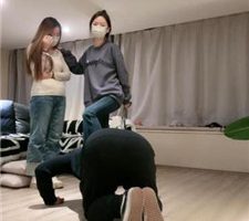 【九九女王】双S-教训出轨男-遛狗爬行/骑马/舔脏鞋底/踩踏 bf37024