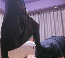 【嗯哼】犯贱闻靴子/踩踏/超强深喉 bf37041