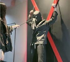 【黑兔】严刑逼供教训犯人-舔脏老爹鞋/吊绑虐打/狗链遛狗 bf37897