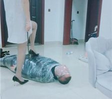 【千寻大大】高跟踩虐木乃伊地毯狗【完整版】 bf38448