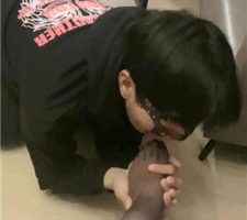 【雅雅】黑丝高跟恋足舔【完整版】 JS240302-9