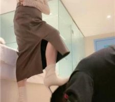 【丹丹】高跟短靴踩踏/粗鞋跟插嘴/闻舔白棉袜裸足/赏赐圣水 bf38758