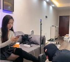 【七七】清理脏长靴黑丝/臭脚捂脸/转胯脚插嘴/虐乳 bf39390