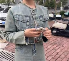 【素人挖掘机】路边开发斯文小姐姐-小白鞋白袜踩 bf39664