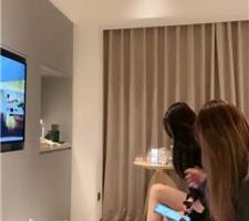 【晚晚S】双S-轮流舔脏鞋臭脚/狗链遛狗/耳光/脚喂食【双视角版】 bf39871