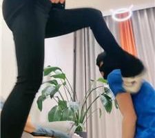 【沐阳大小姐】重刑惩罚偷闻高跟鞋的小屁孩 bf40420