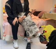 【精神小妹】情侣主-全体重踩踏/舔脏鞋白袜/骑脖转胯 bf41112