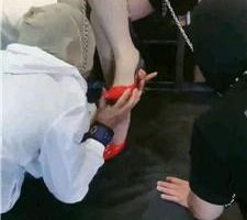 【安暖】兄弟狗下跪伺候继母 JS240522-16