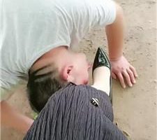 【你的女王】户外跪舔脏鞋臭脚 JS240727-9