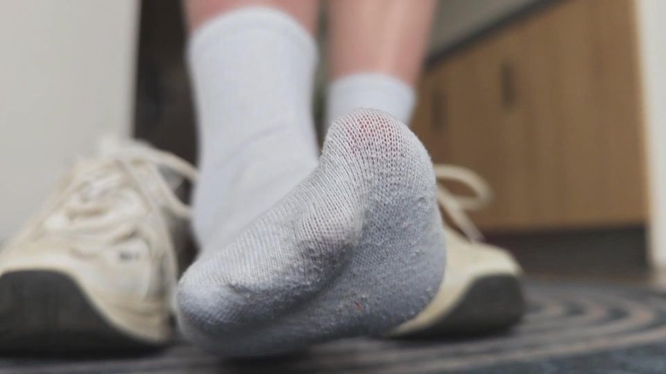 娇娇GTS踩小人JK制服POV