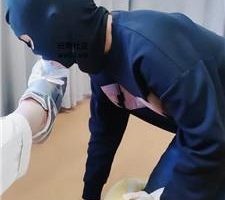 【拽拽】物化人体擦鞋器/碾压喂食 JS241010-8