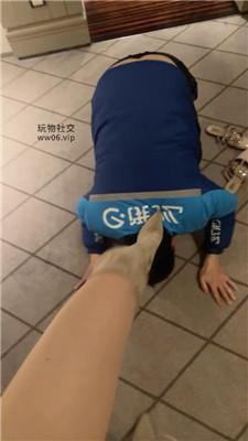 【车模尹】长靴踩踏喂食外卖小哥 bf47485