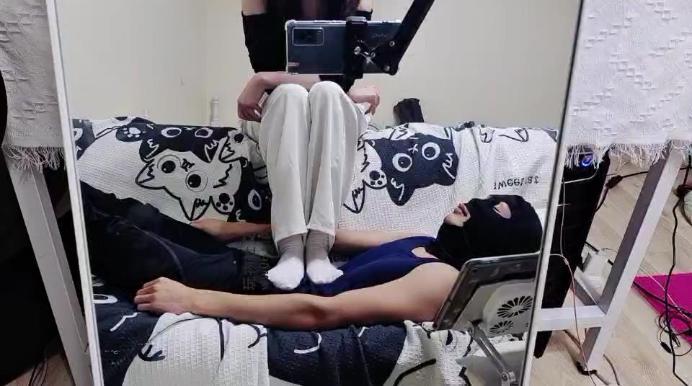 【小苮】白袜脚全体重踩踏 bf47545