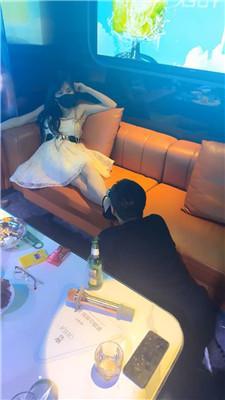 【伊晨】KTV-舔脏鞋肉丝jio/赏赐圣水嘴洗丝袜 bf47577