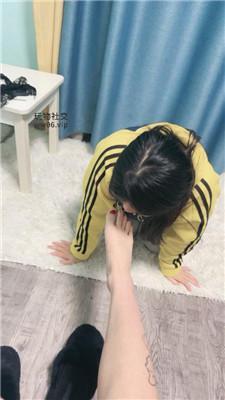 【小凤梨】袜子做手套/磕头求虐/藤条抽 JS241203-27