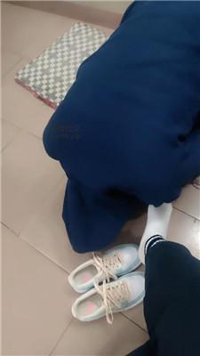 【奇了怪了】白袜脚踢踹/强制吃香蕉 JS241205-29