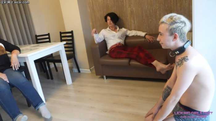 LGF-奶狗被三位熟女阿姨征服！跪舔Salma和闺蜜Lora与Angela的汗脚bf20731