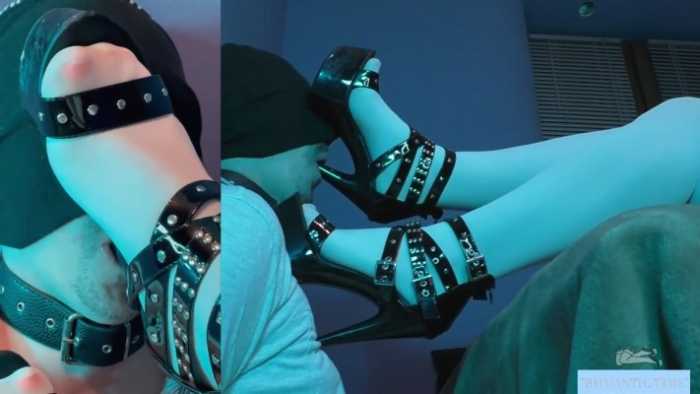 【超精彩顶级女S极限脚深喉刁难】枷锁狗笼秋千踏板固定脚奴狠虐  bf28039