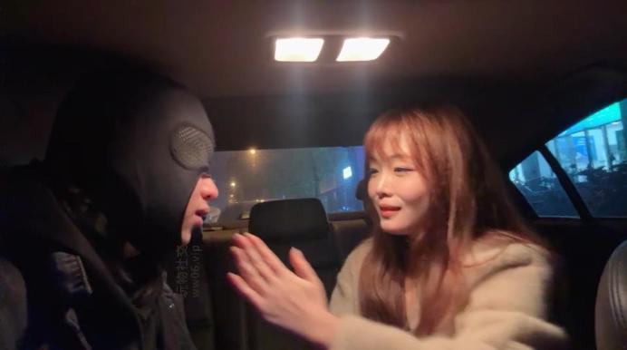 【素人挖掘机】手捂窒息/清理脏长靴/闻舔及膝棉袜 JS241222-14