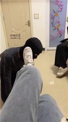 【七七小主】素人学生双S-轮流跪舔脏鞋 JS241225-26