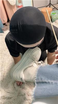 【沐沐大大】强迫舔小白鞋白袜玉足 JS241226-24