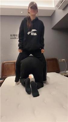 【伊未】骑马转胯狗爬/白袜脚踩虐/腿绞窒息 bf48833