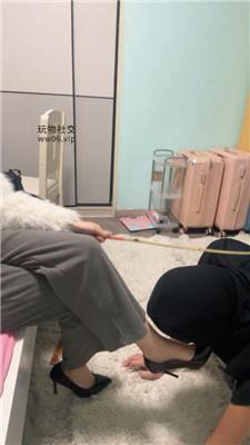 【白兔】跪舔高跟玉足/伺候沐足 JS241231-4