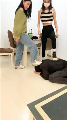 【乔伊】双S-运动鞋暴力踢踹虐打/脚下喂食【三视角版】 bf49221